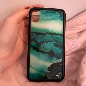Wildflower iPhone XR green marble case